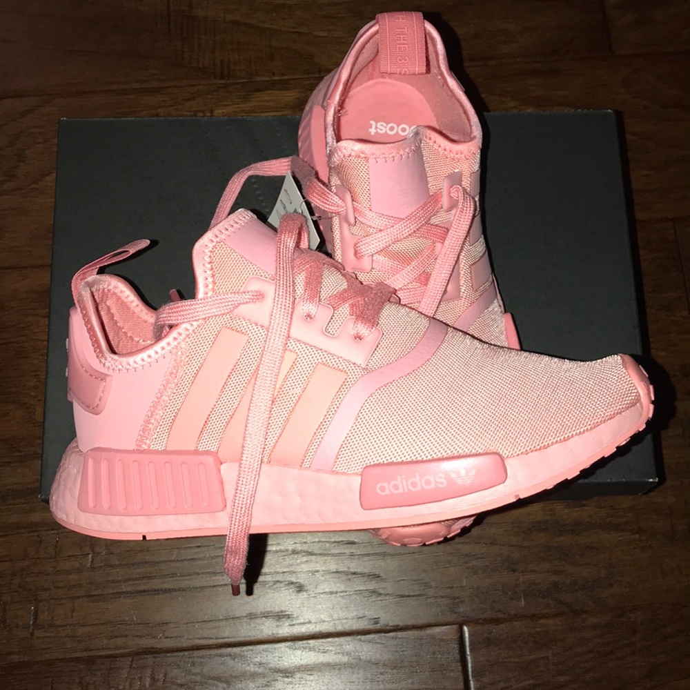 BNWT pink adidas nmd_r1 j